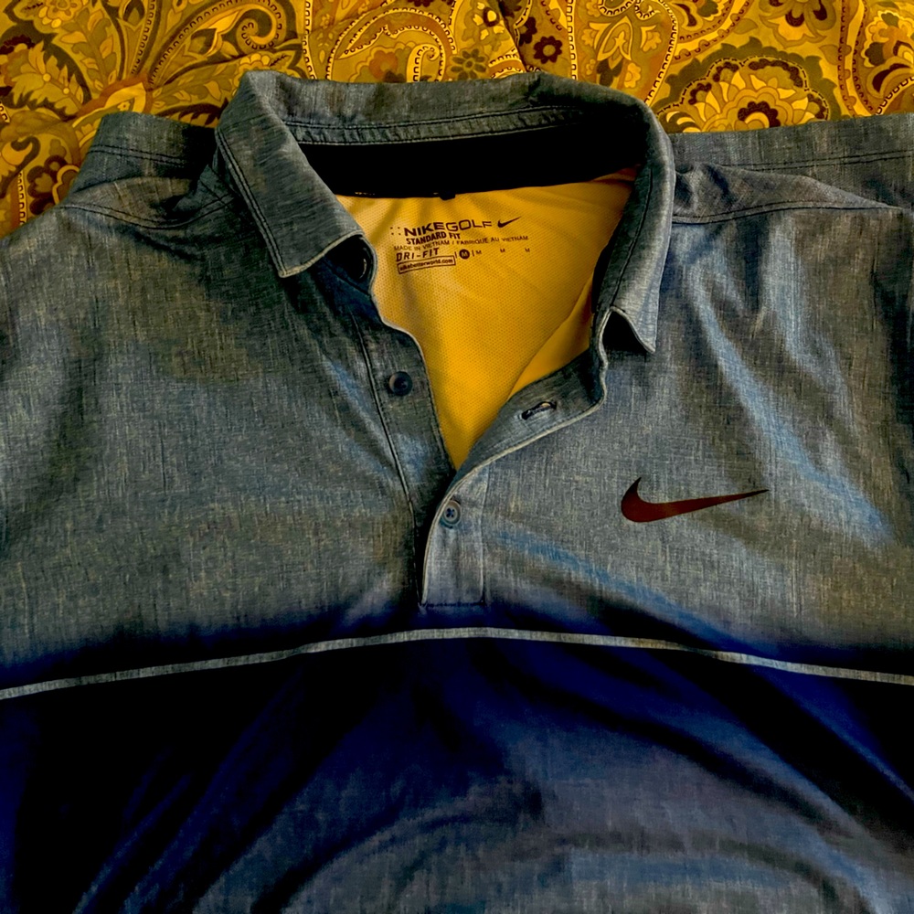 Nike golf shirt size medium